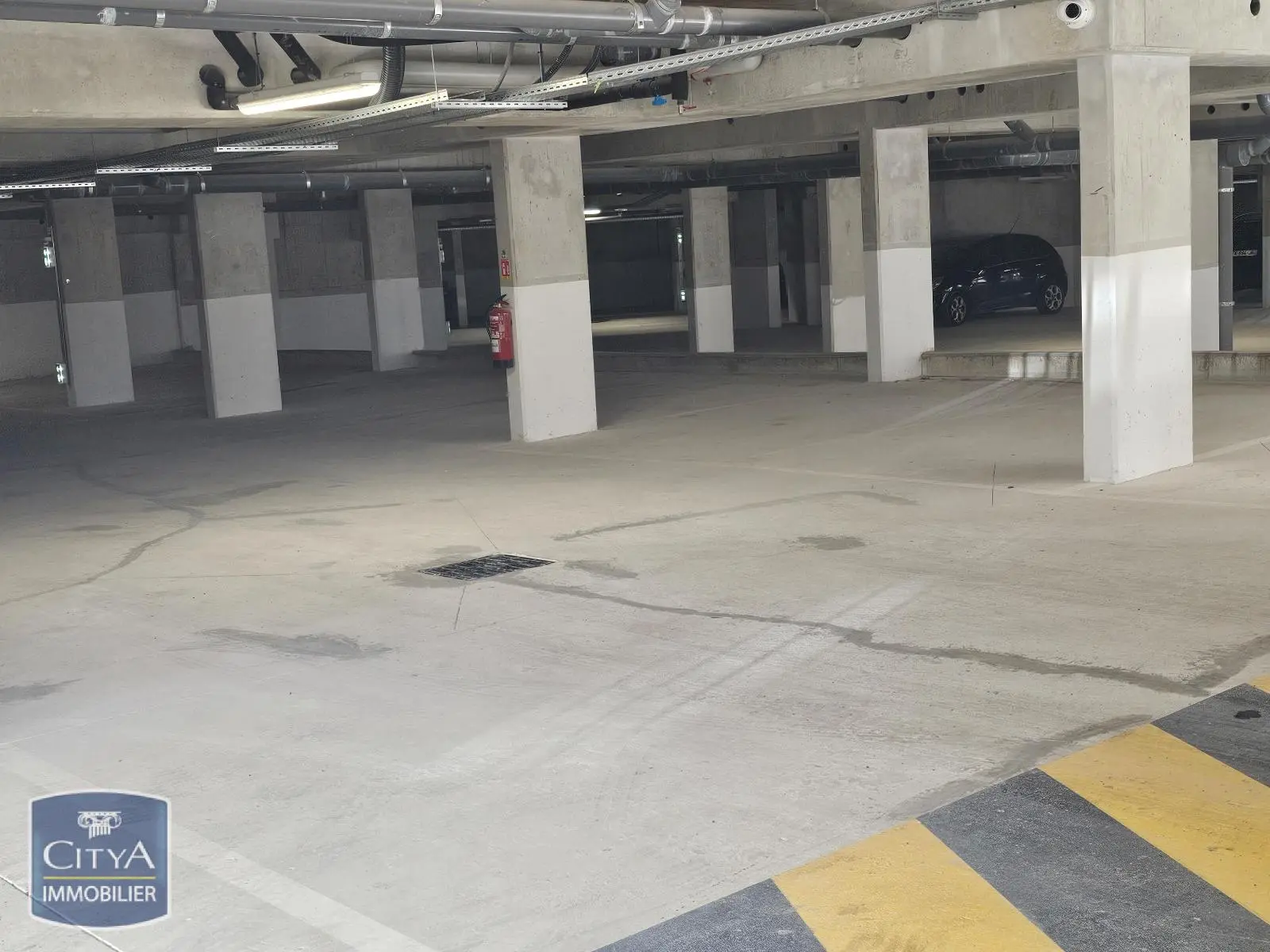 Photo 1 Parking