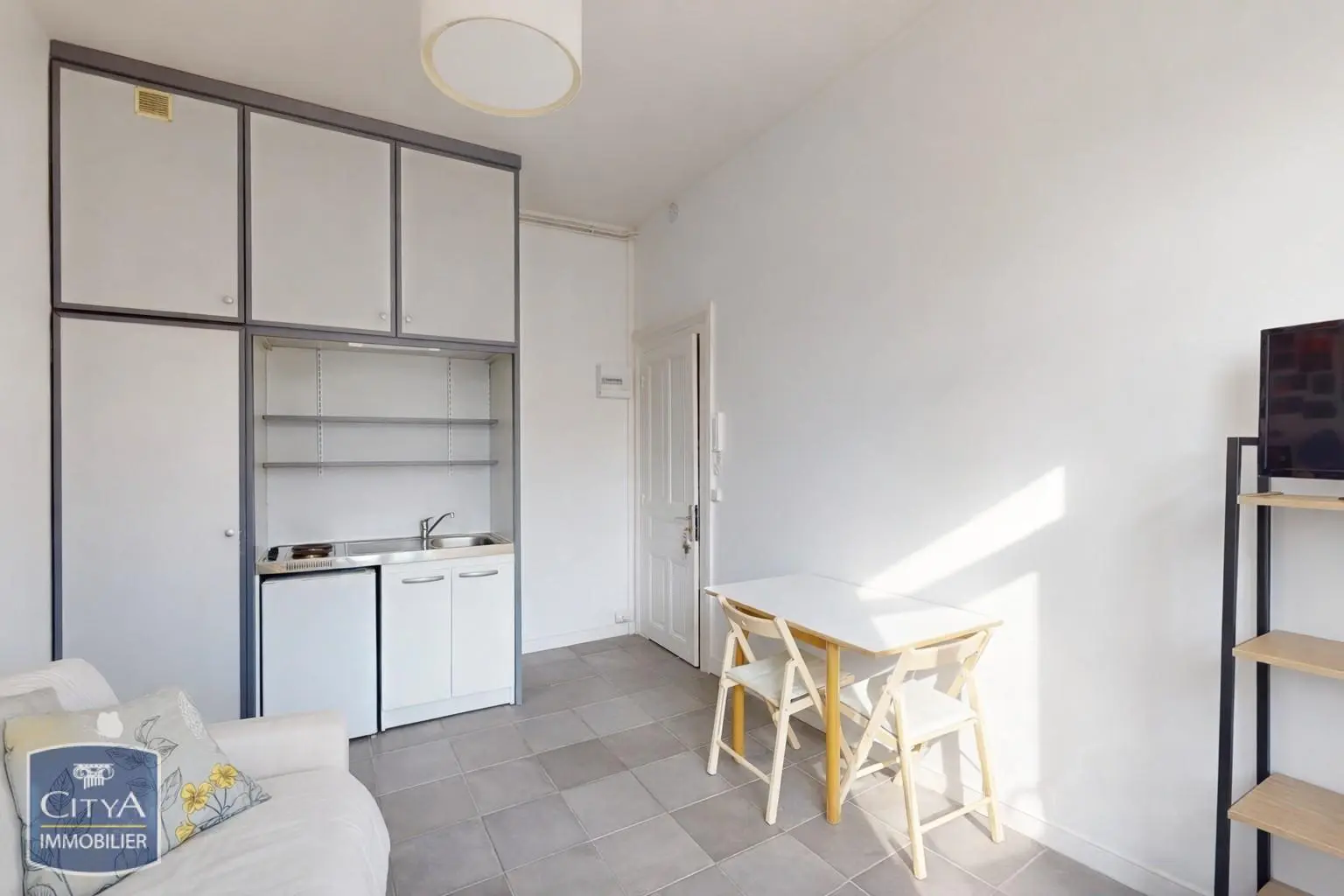 Photo 1 Appartement 1 pièce 13.25m²