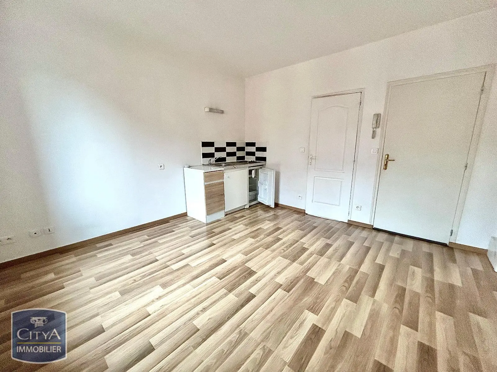 Photo 1 Appartement 1 pièce 20.24m²