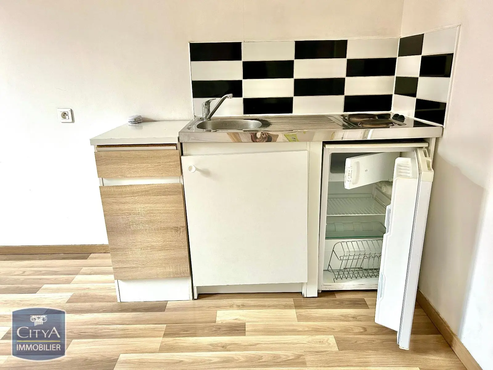 Photo 2 Appartement 1 pièce 20.24m²