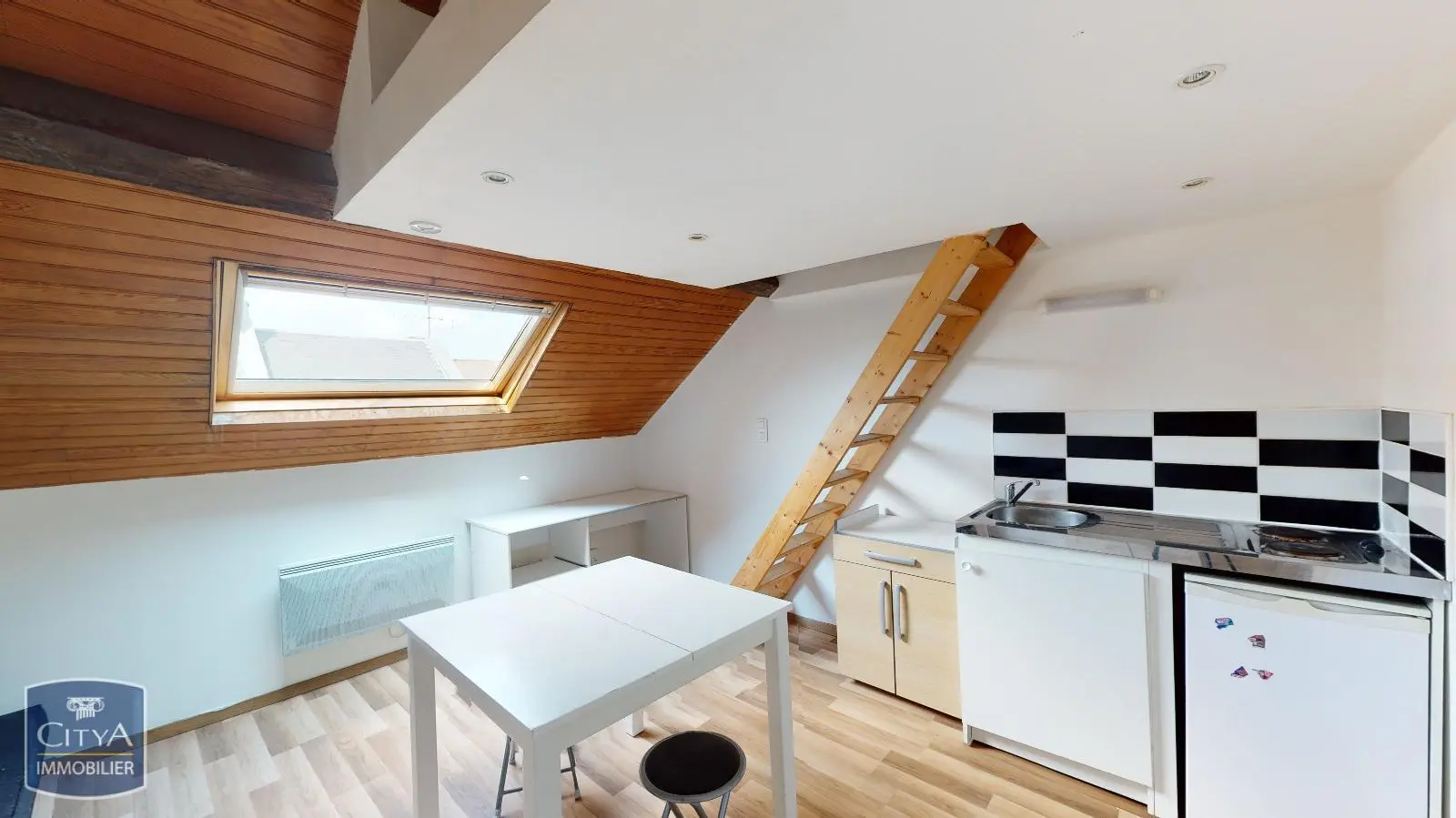 Photo 1 Appartement 1 pièce 16.24m²