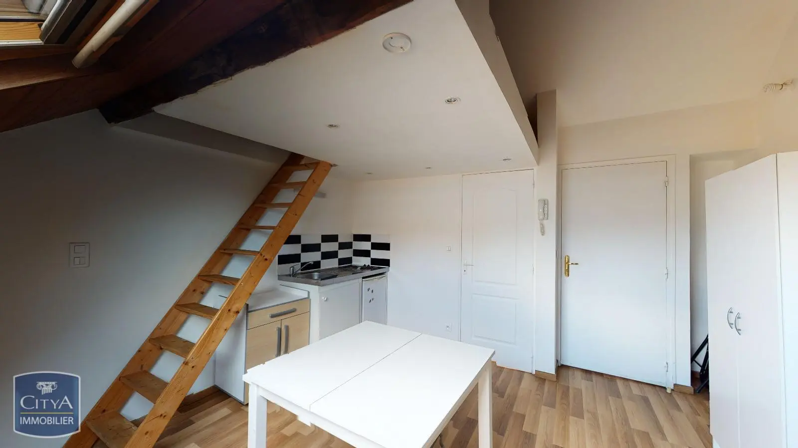 Photo 5 Appartement 1 pièce 16.24m²