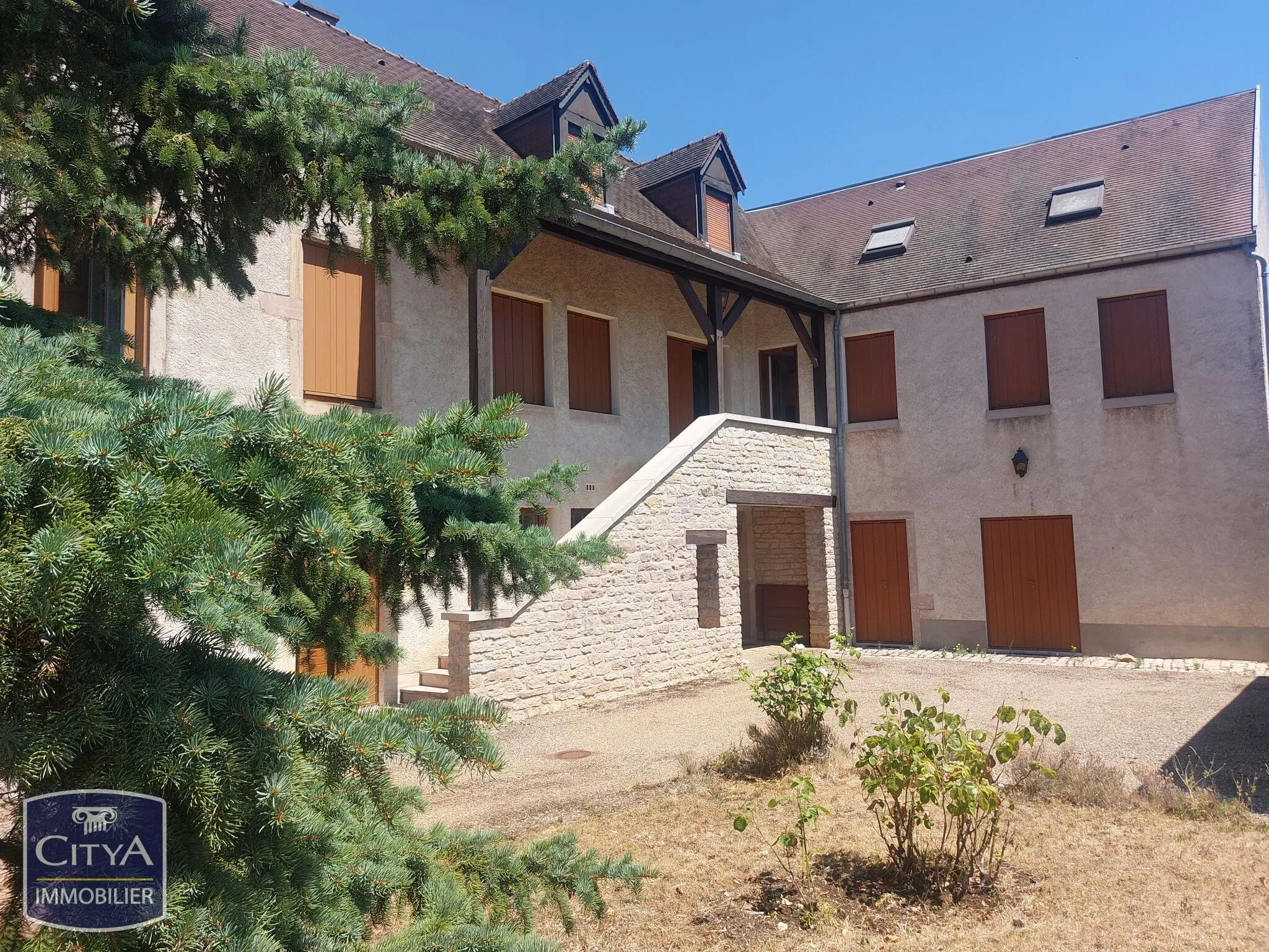 Photo 1 Maison 5 pièces 267.3m²