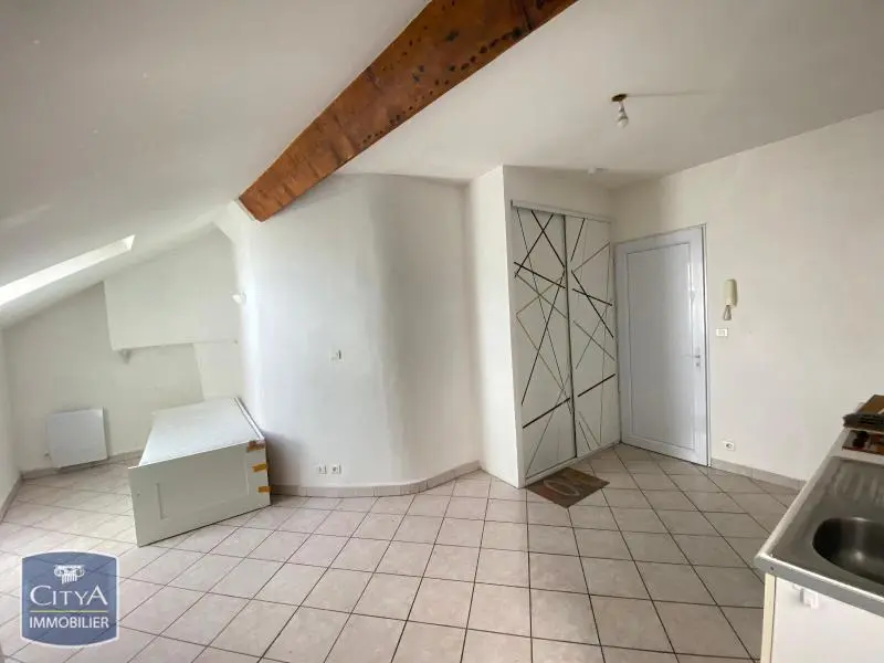 Photo 1 Appartement 1 pièce 22.84m²
