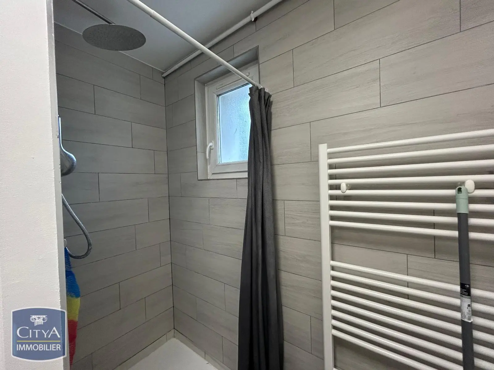 Photo 2 Appartement 4 pièces 9.5m²