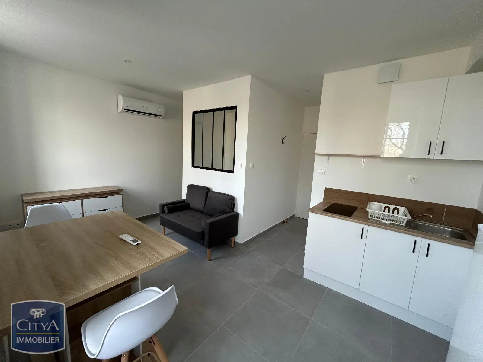 Photo 1 Appartement 1 pièce 21.68m²