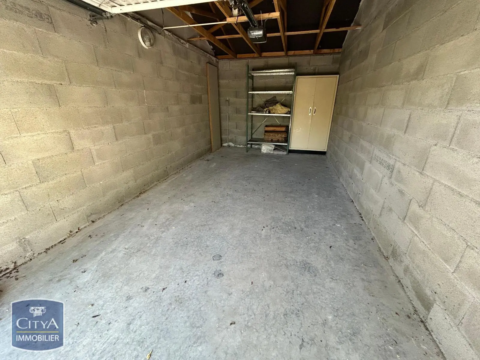 Photo 2 Parking 16.24m²