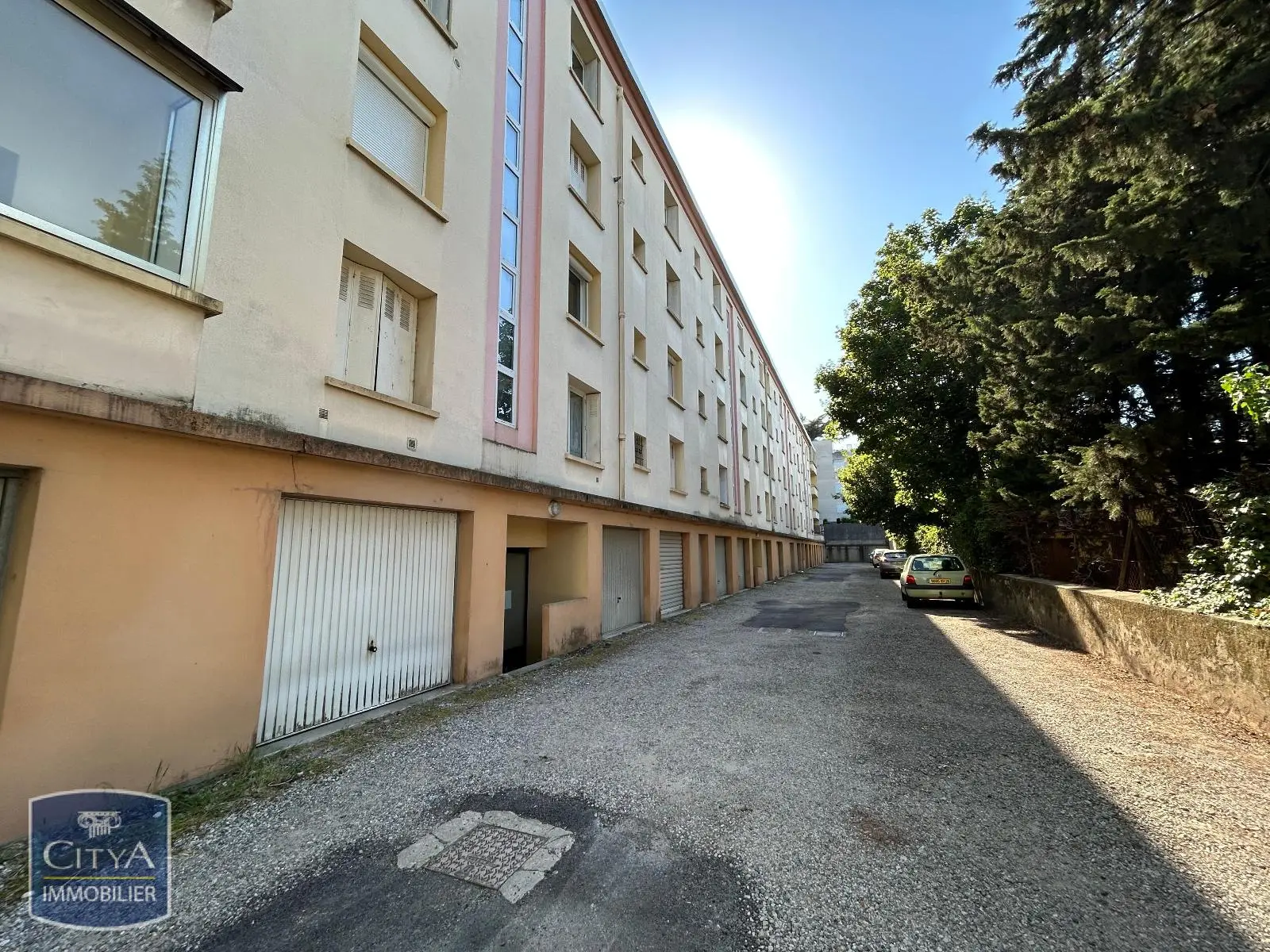 Photo 1 Parking 16m²
