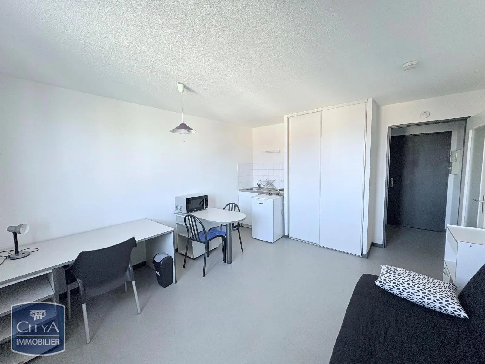 Photo 1 Appartement 1 pièce 22.3m²