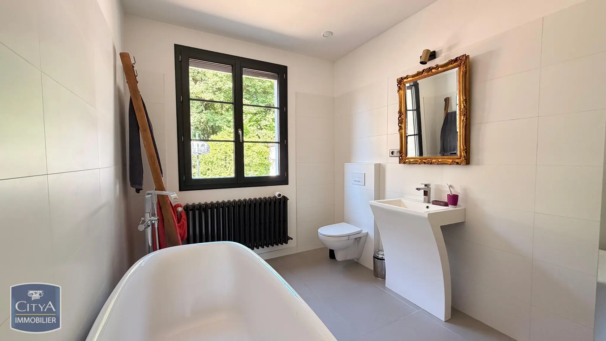 Photo 11 Maison 5 pièces 196.6m²