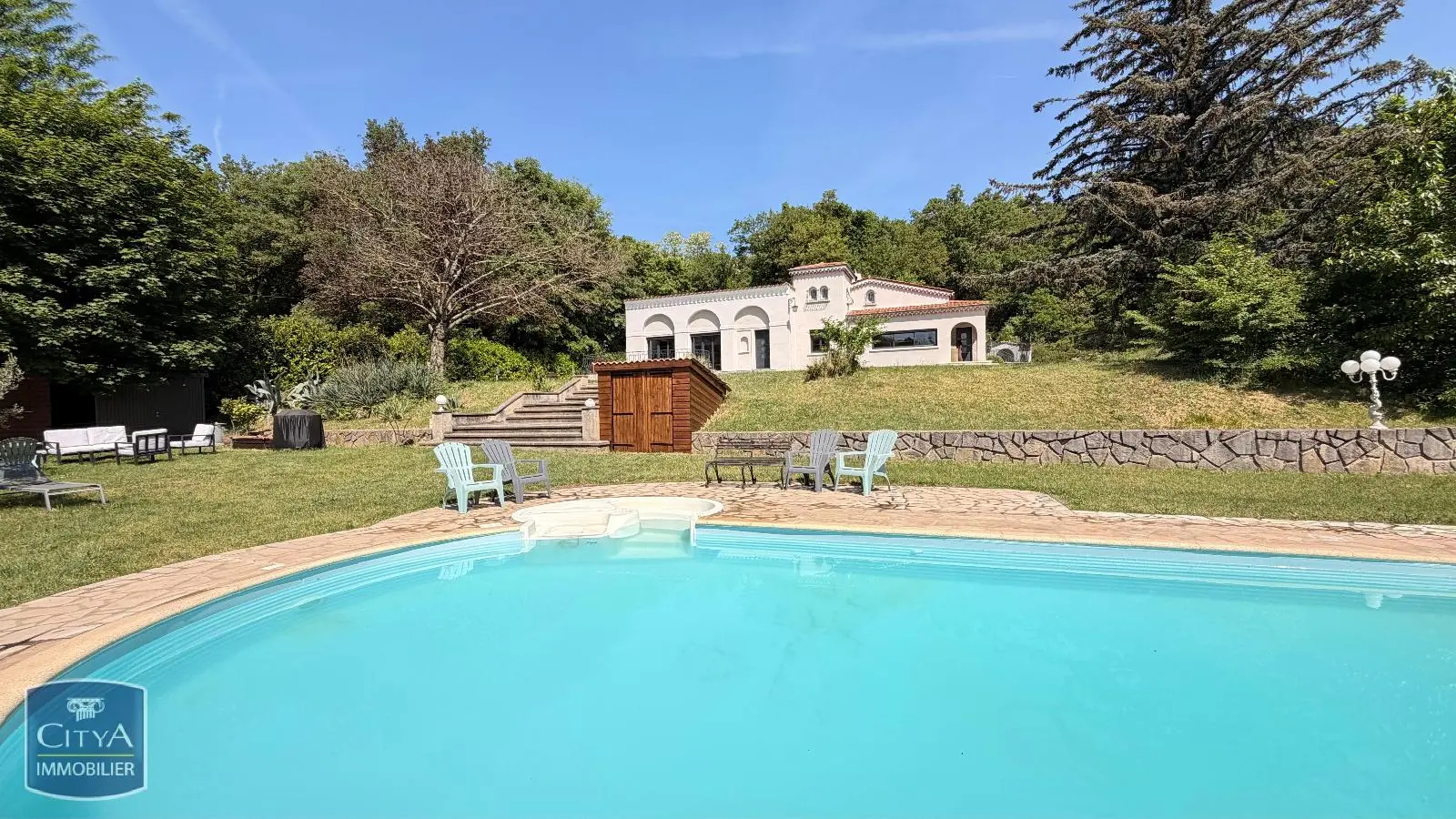 Photo 1 Demeure 5 pièces 196.6m²