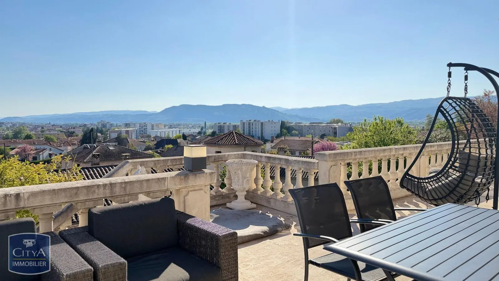 Photo 3 Maison 7 pièces 236m²