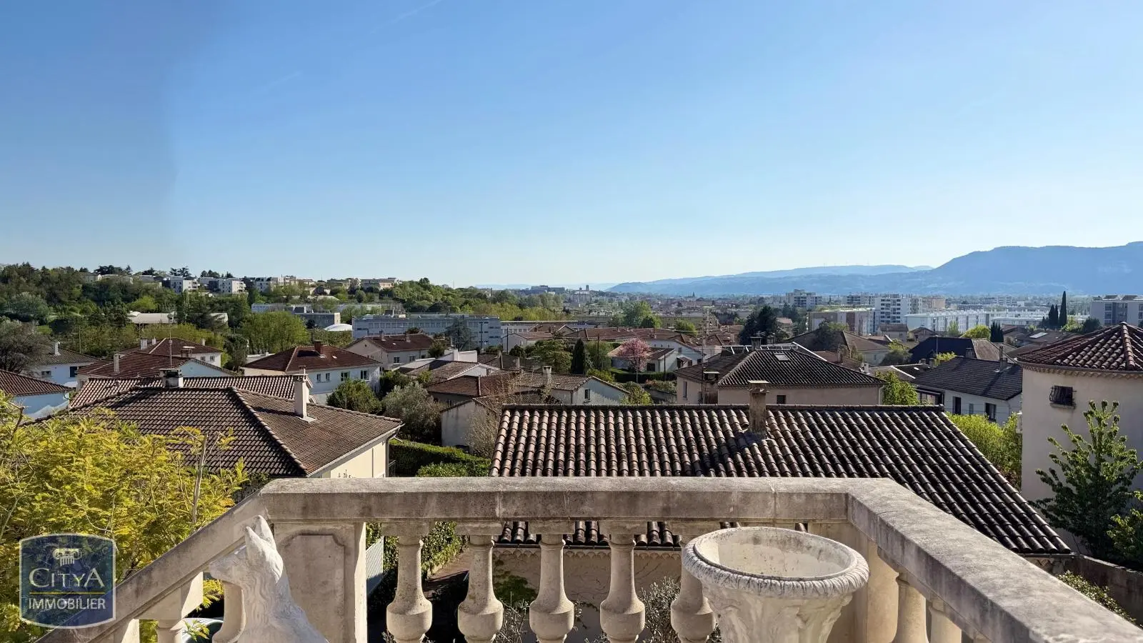 Photo 8 Maison 7 pièces 236m²