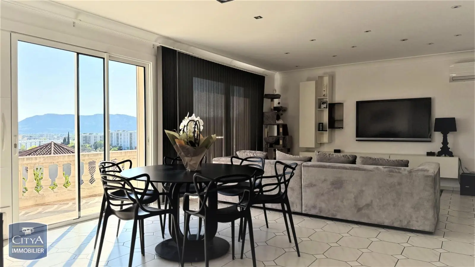 Photo 3 Maison 7 pièces 236m²