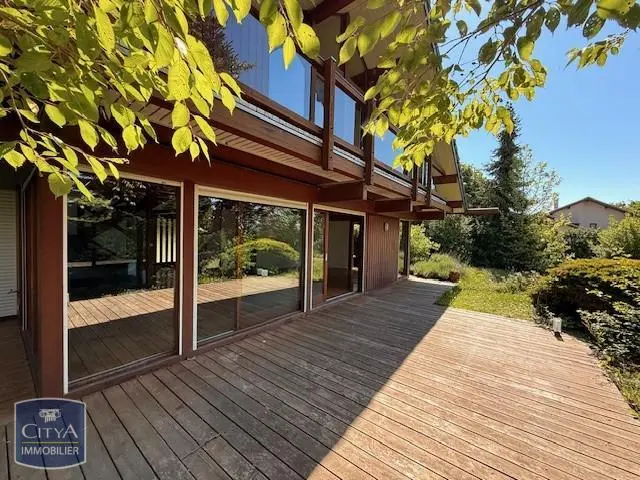 Photo 1 Maison 5 pièces 182m²