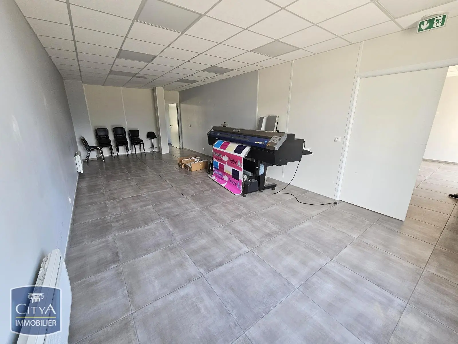 Photo 4 local commercial Saint-Genis-Pouilly