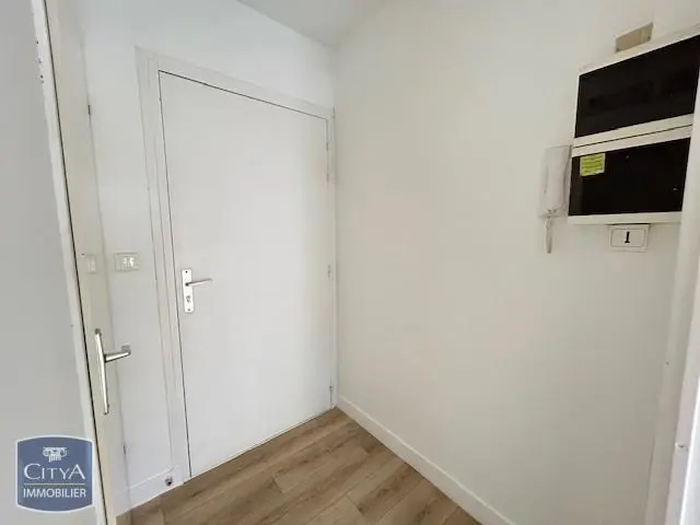 Photo 2 Appartement 1 pièce 21.76m²