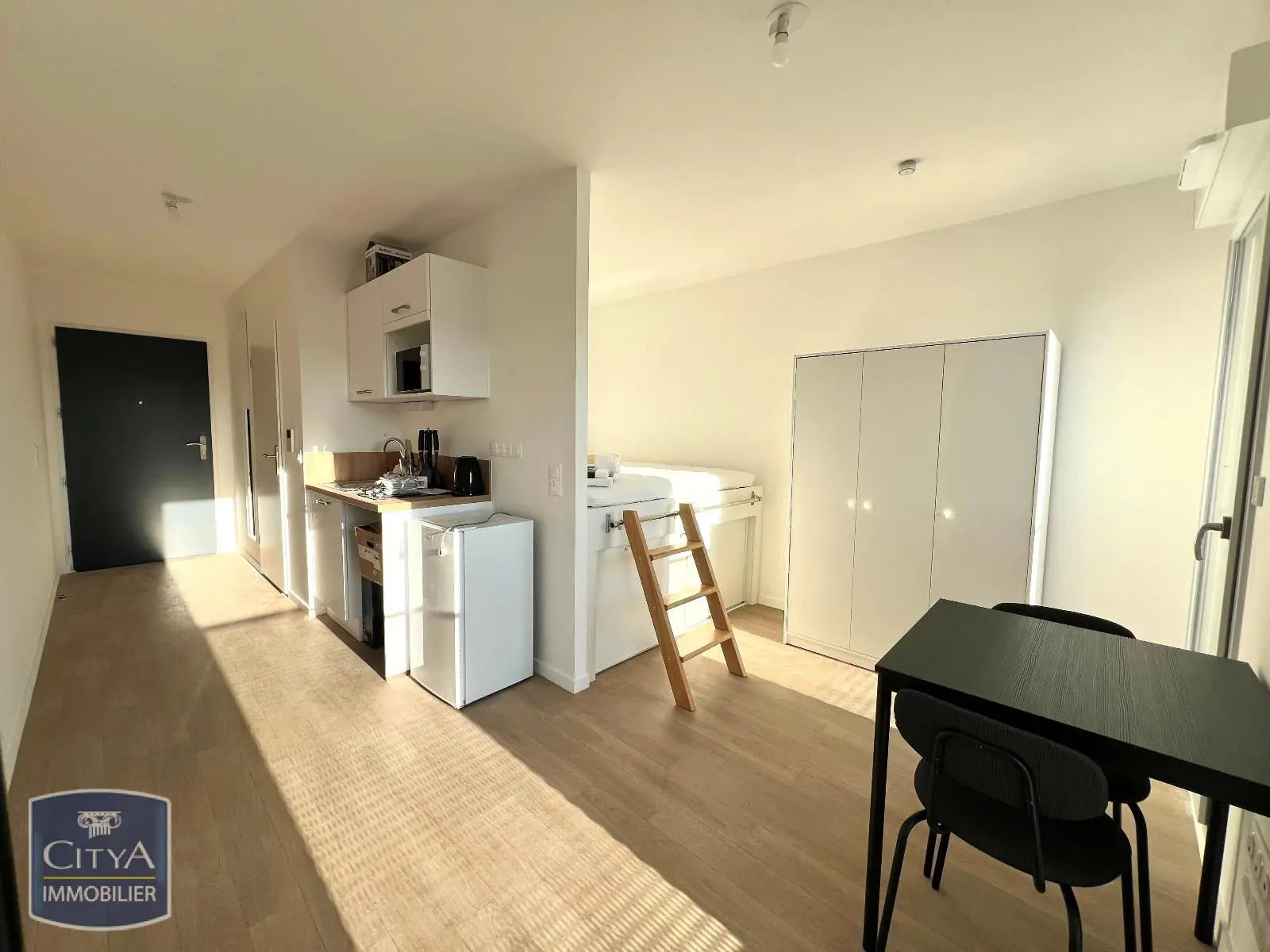 Photo 1 Appartement 1 pièce 22.9m²