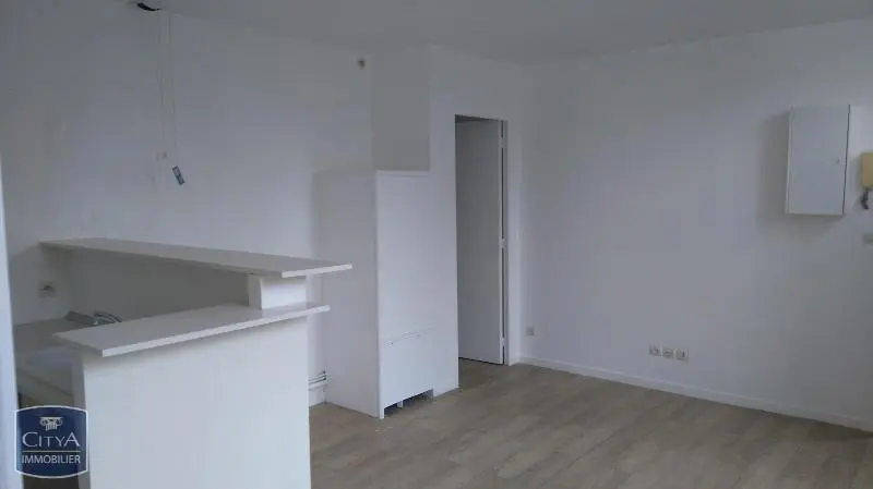 Photo 1 Appartement 1 pièce 24.43m²
