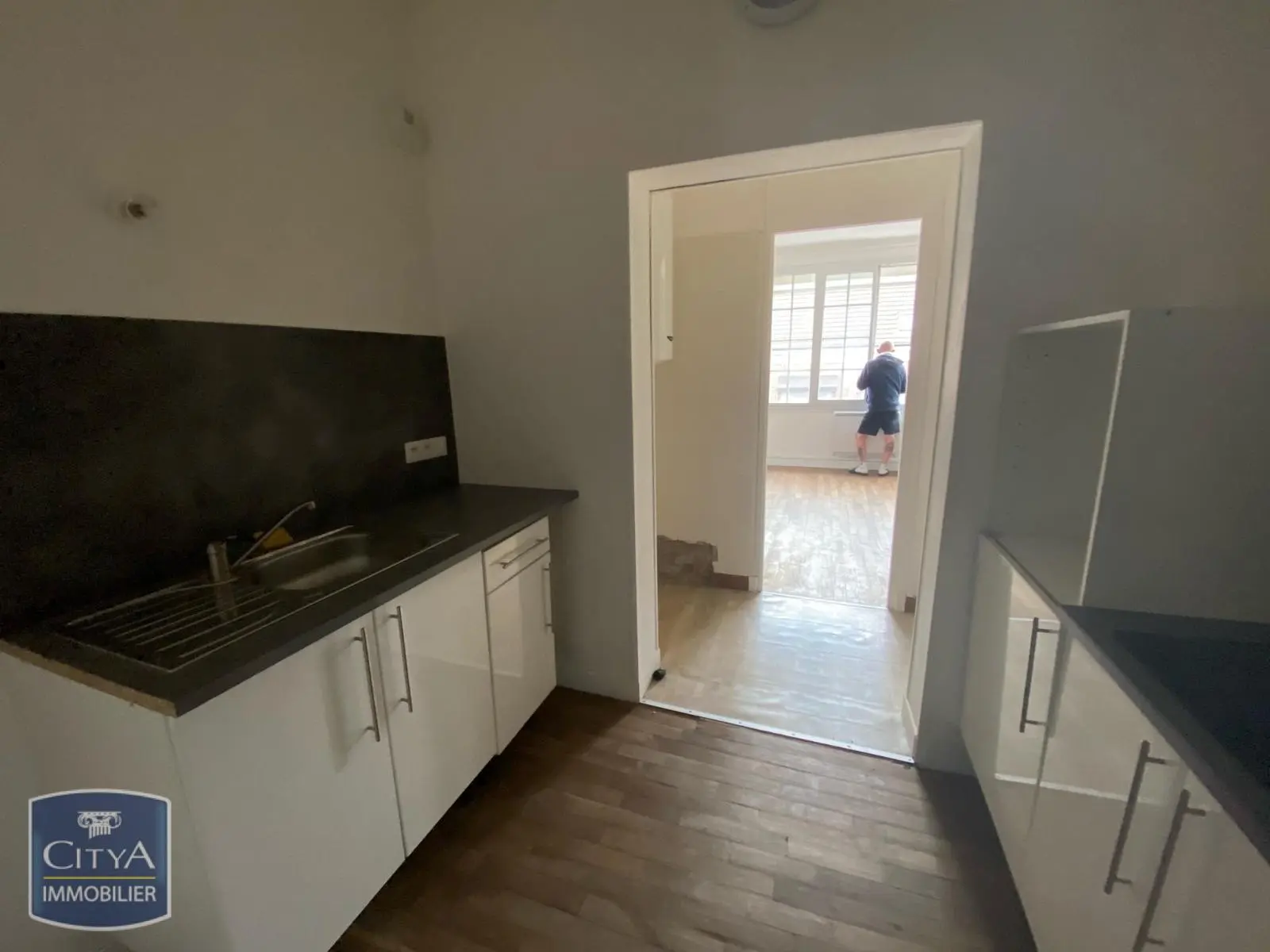 Photo 2 Appartement 1 pièce 30.88m²