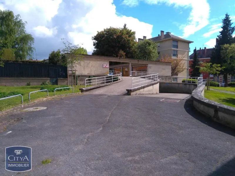 Photo 1 Parking