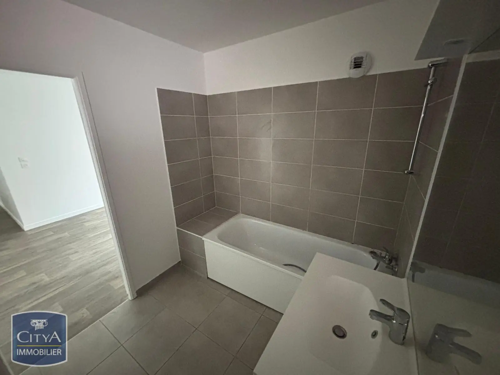 Photo 5 Appartement 4 pièces 77.84m²