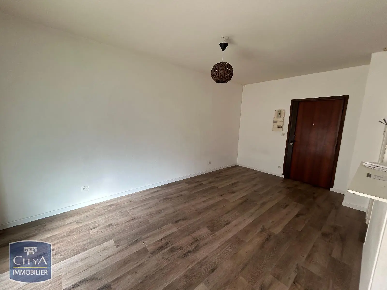 Photo 2 Appartement 1 pièce 30.48m²