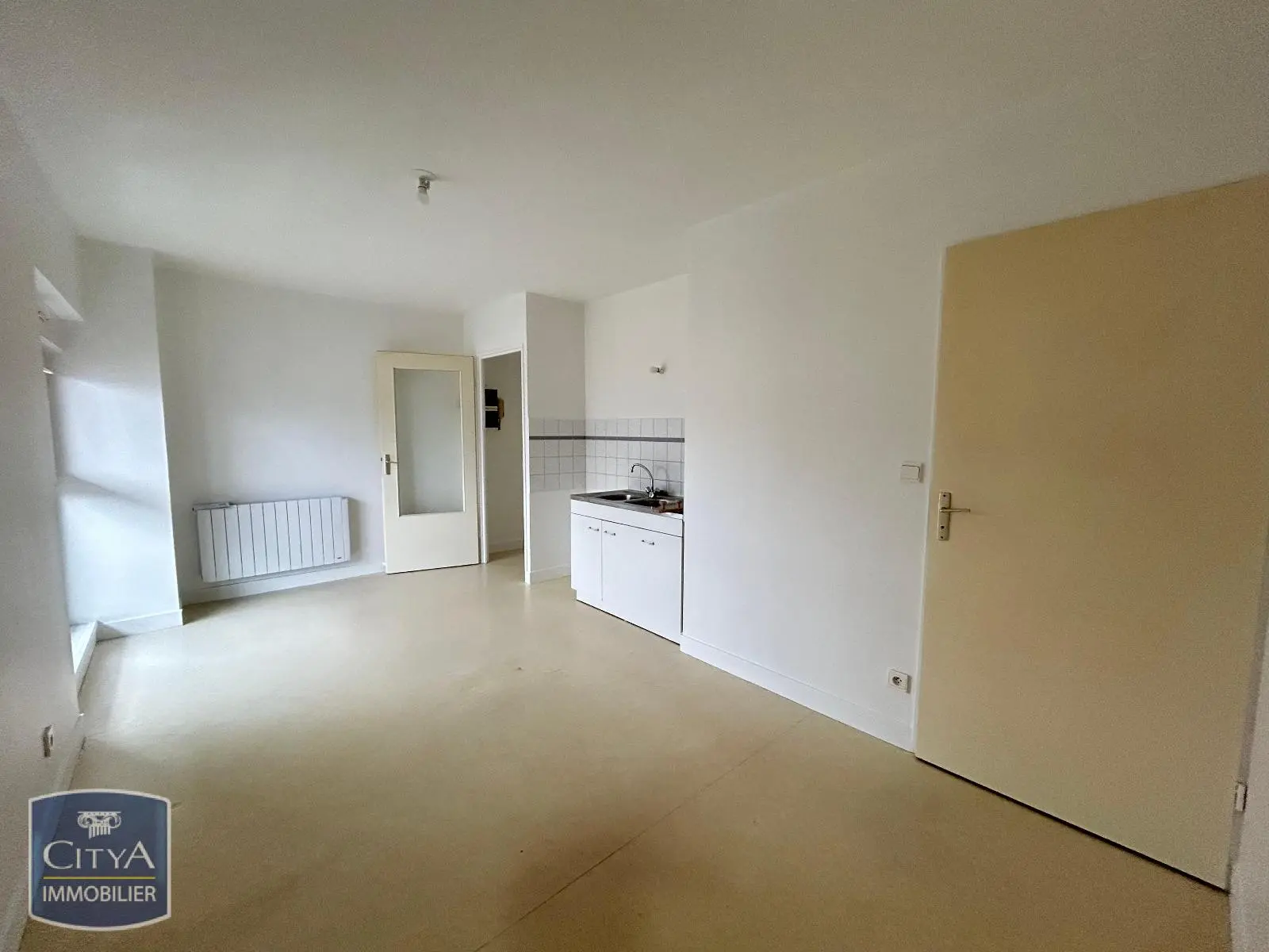 Photo 1 Appartement 1 pièce 21.73m²