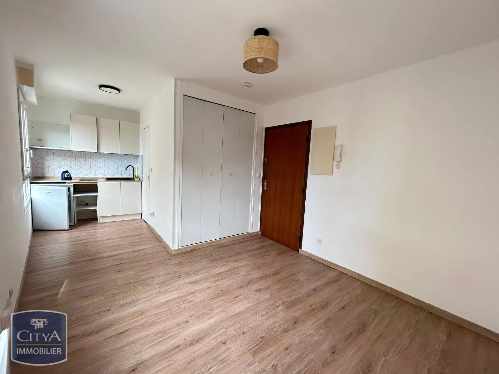 Photo 1 Appartement 1 pièce 18.09m²