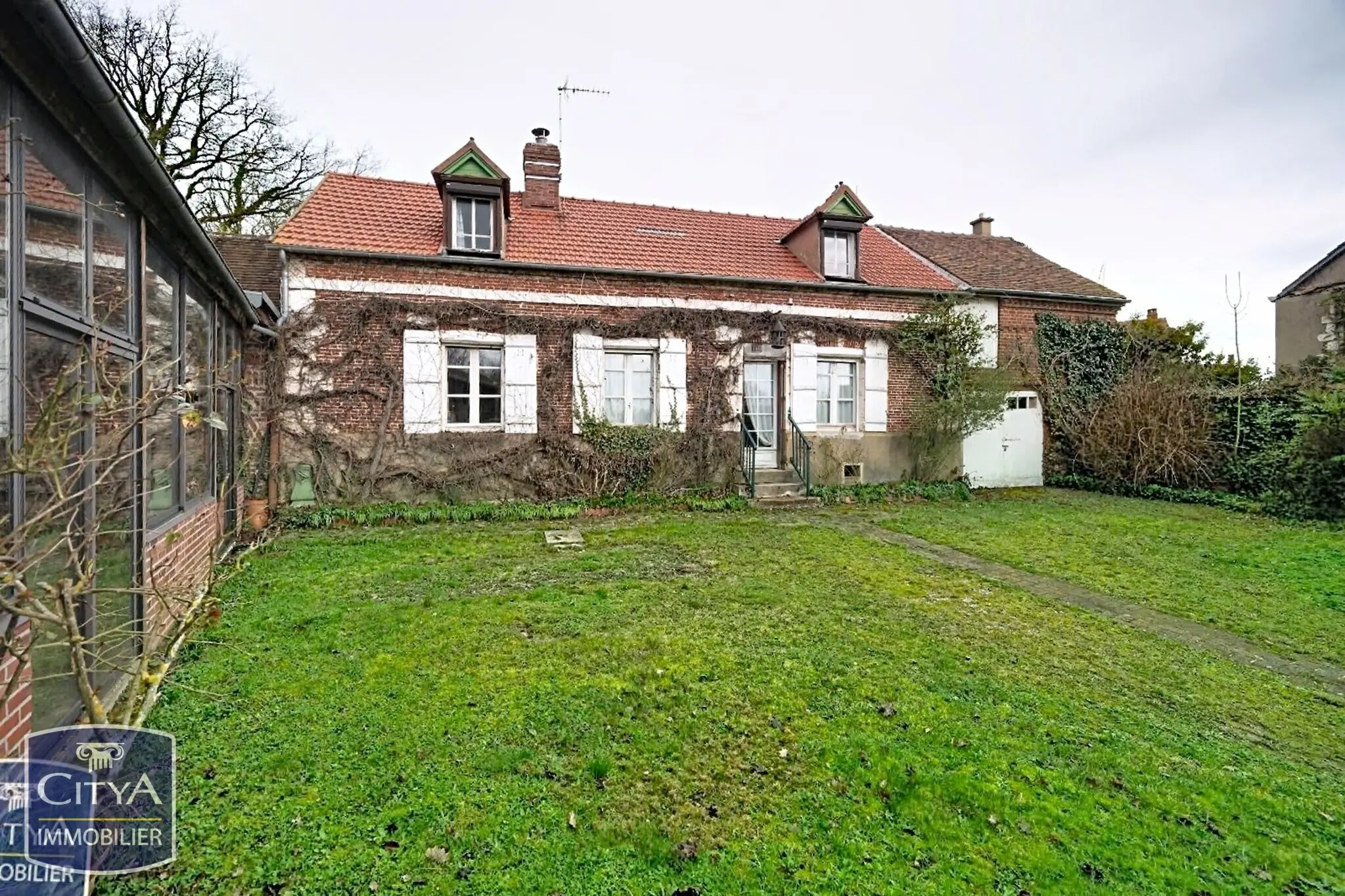 Photo 1 Maison 6 pièces 250m²