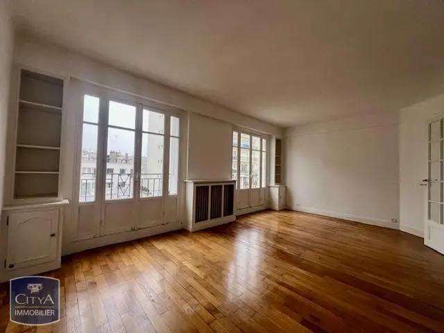 Photo 2 Appartement 1 pièce 42.29m²