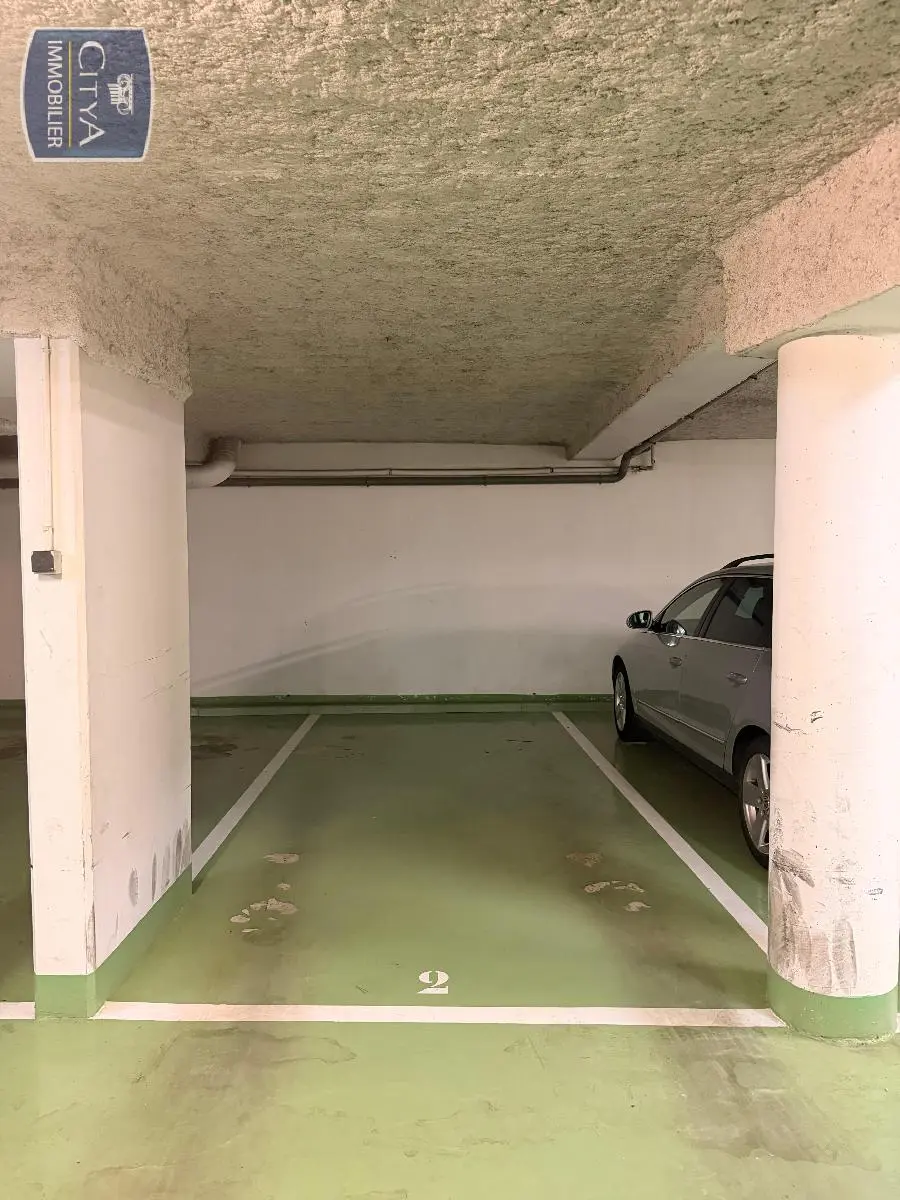 Photo 1 Parking