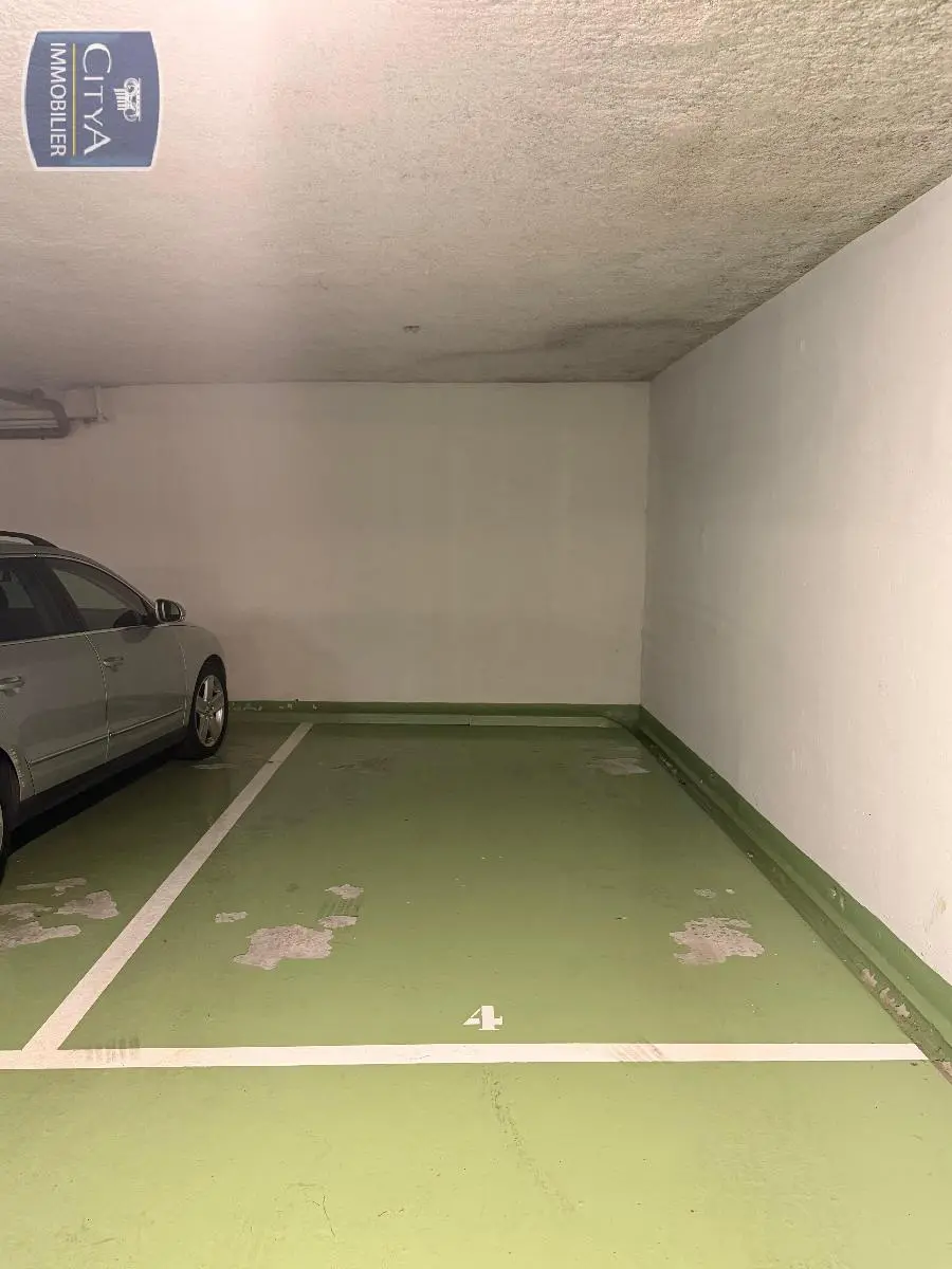 Photo 1 Parking