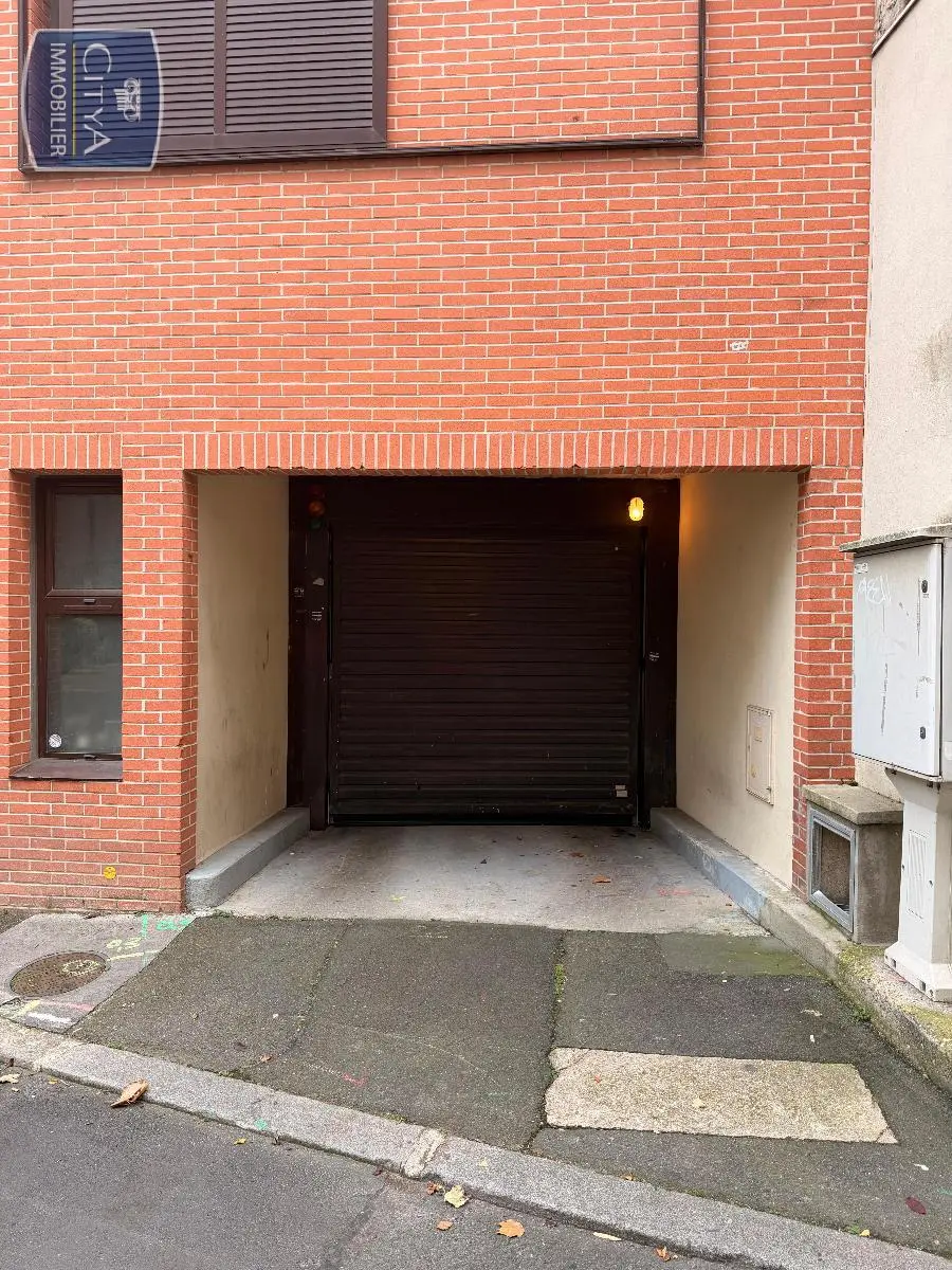 Photo 2 Parking