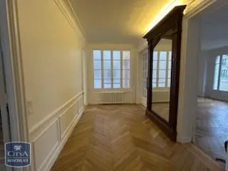 Photo 1 Appartement 6 pièces 150.94m²