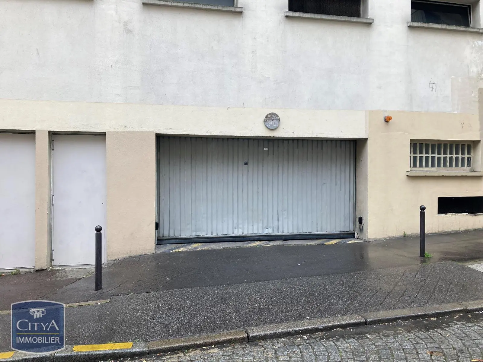 Photo 1 Parking