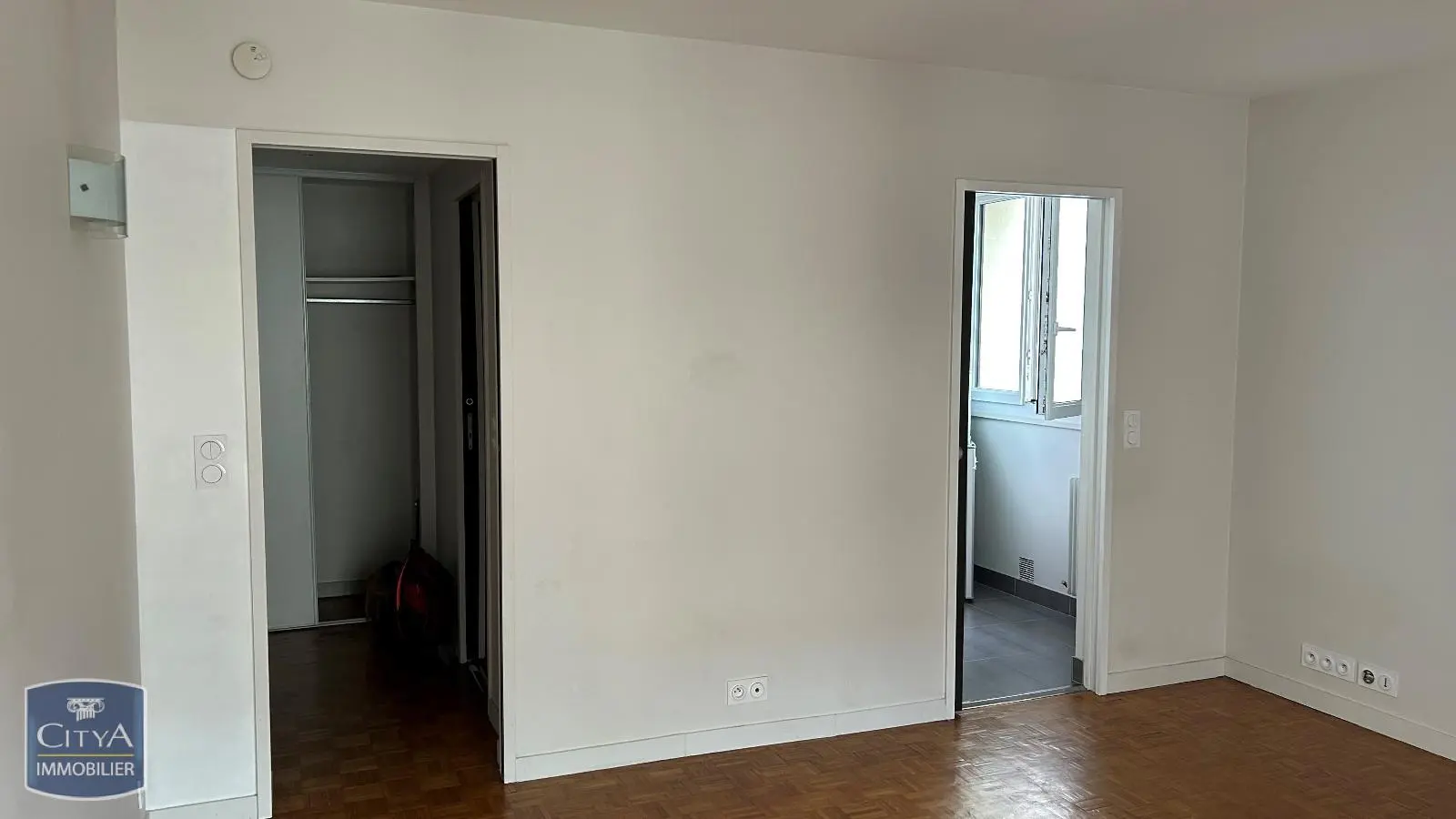 Photo 2 appartement Suresnes