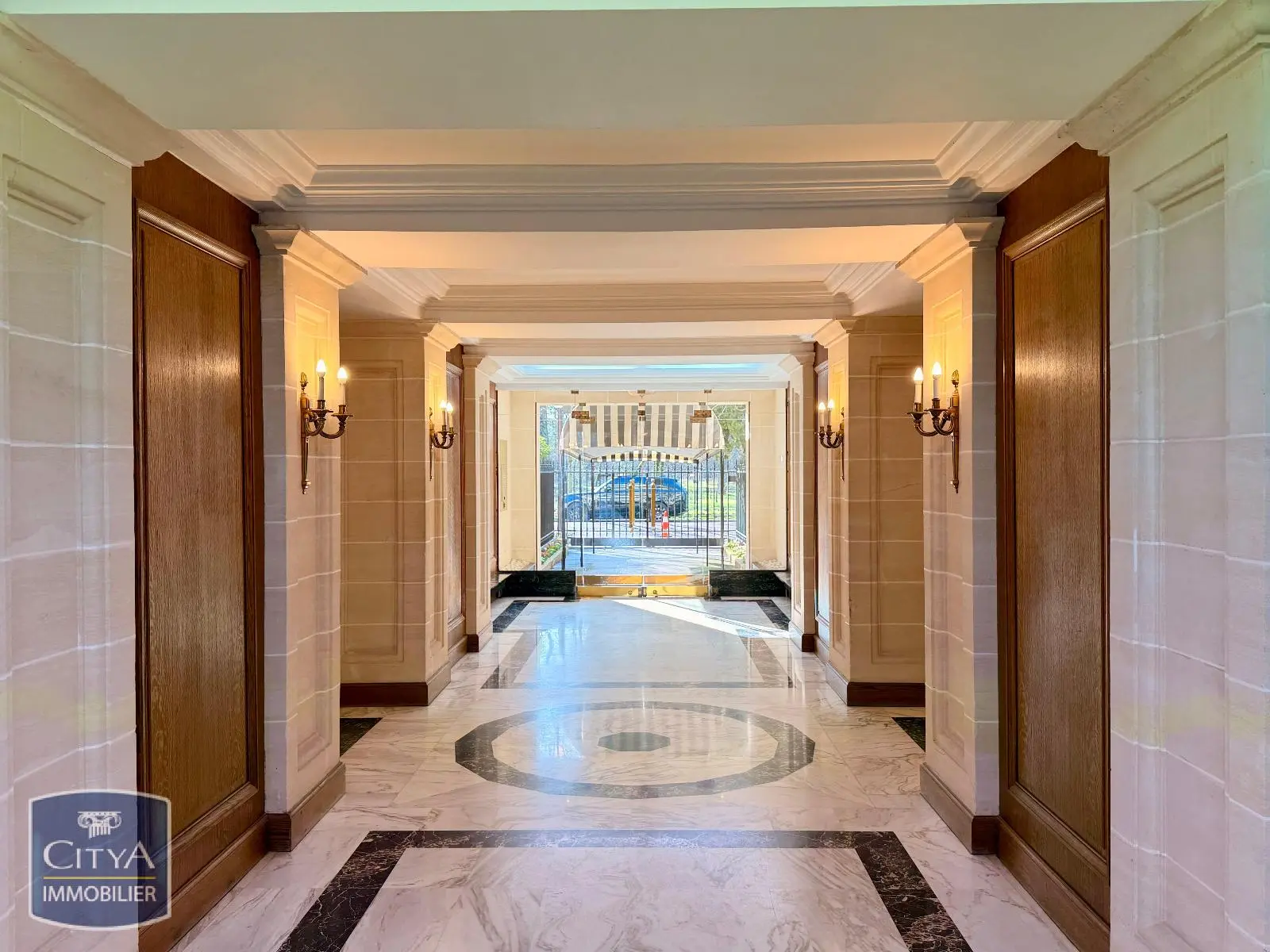 Photo 1 Appartement 2 pièces 95.9m²