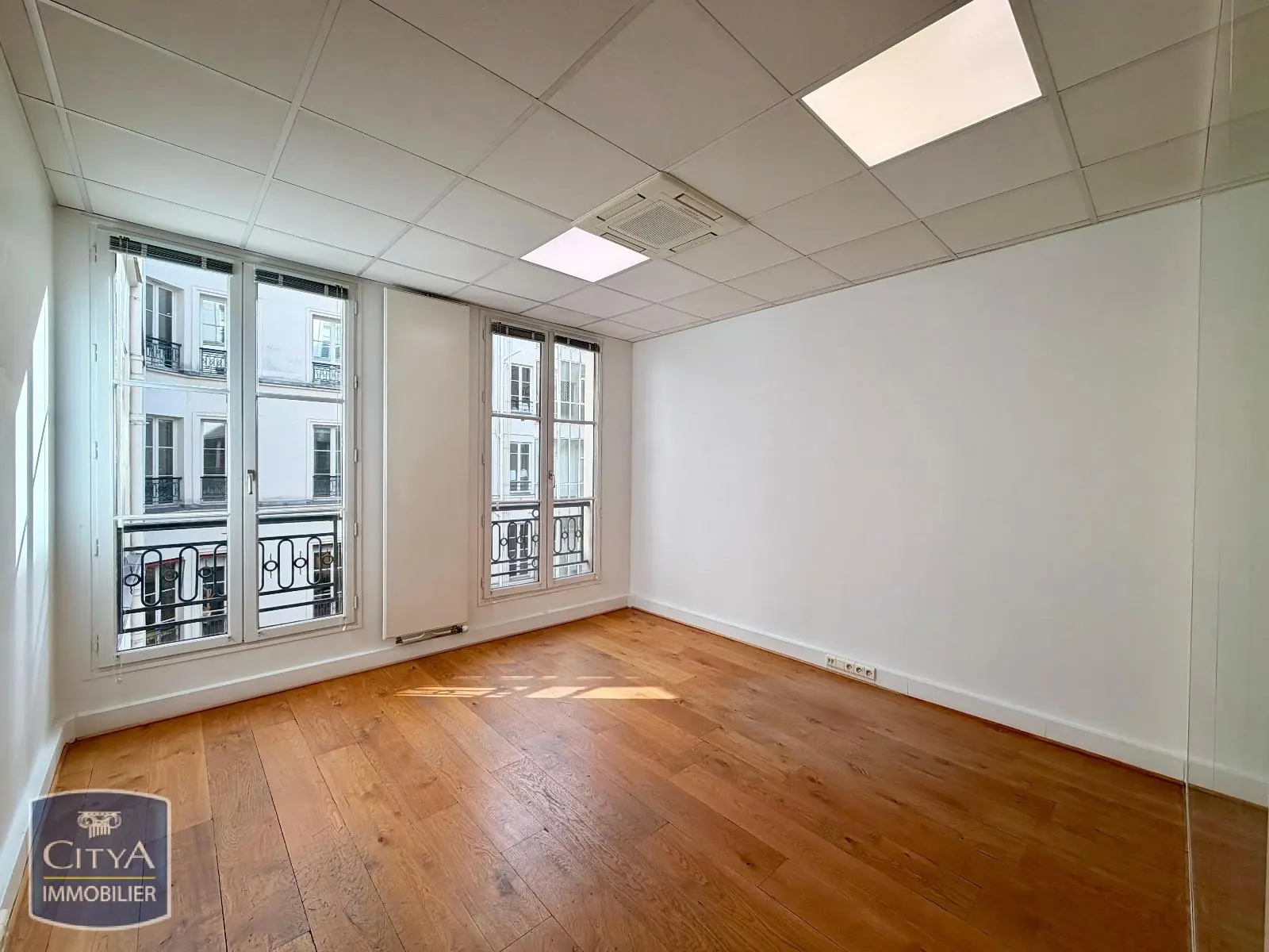 Photo 14 Local Professionnel 264m²