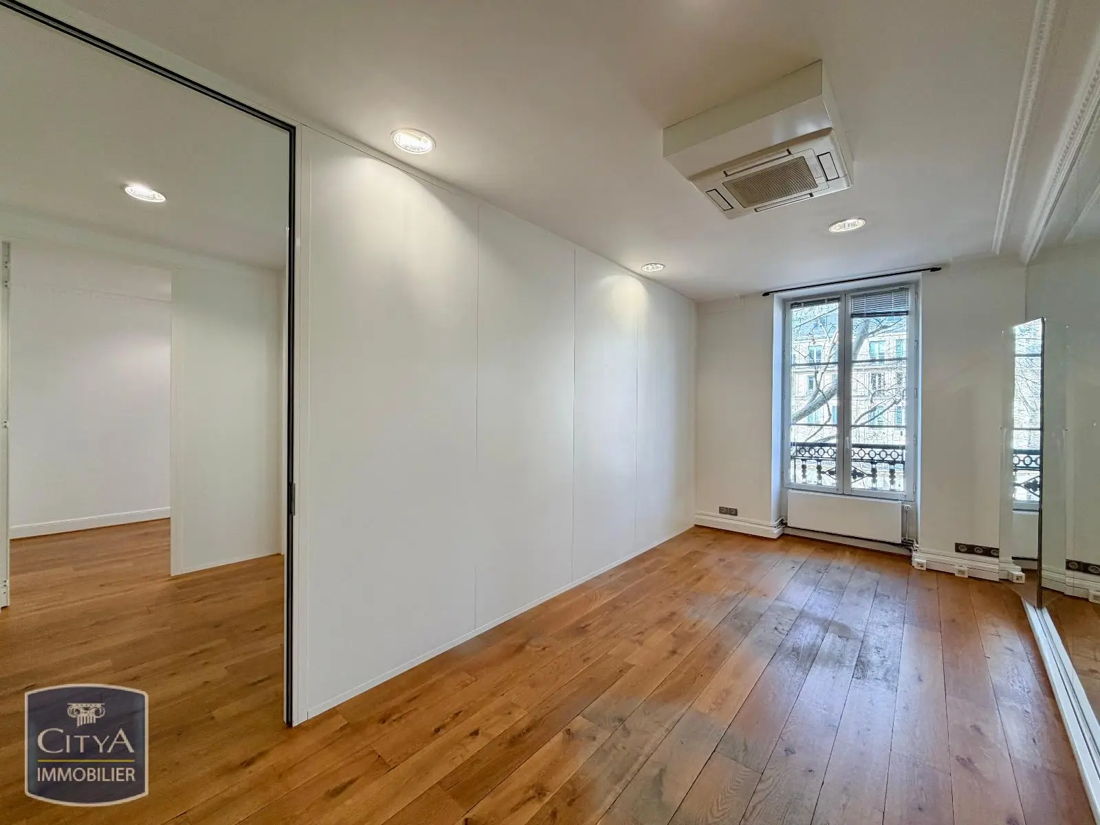 Photo 9 Local Professionnel 264m²