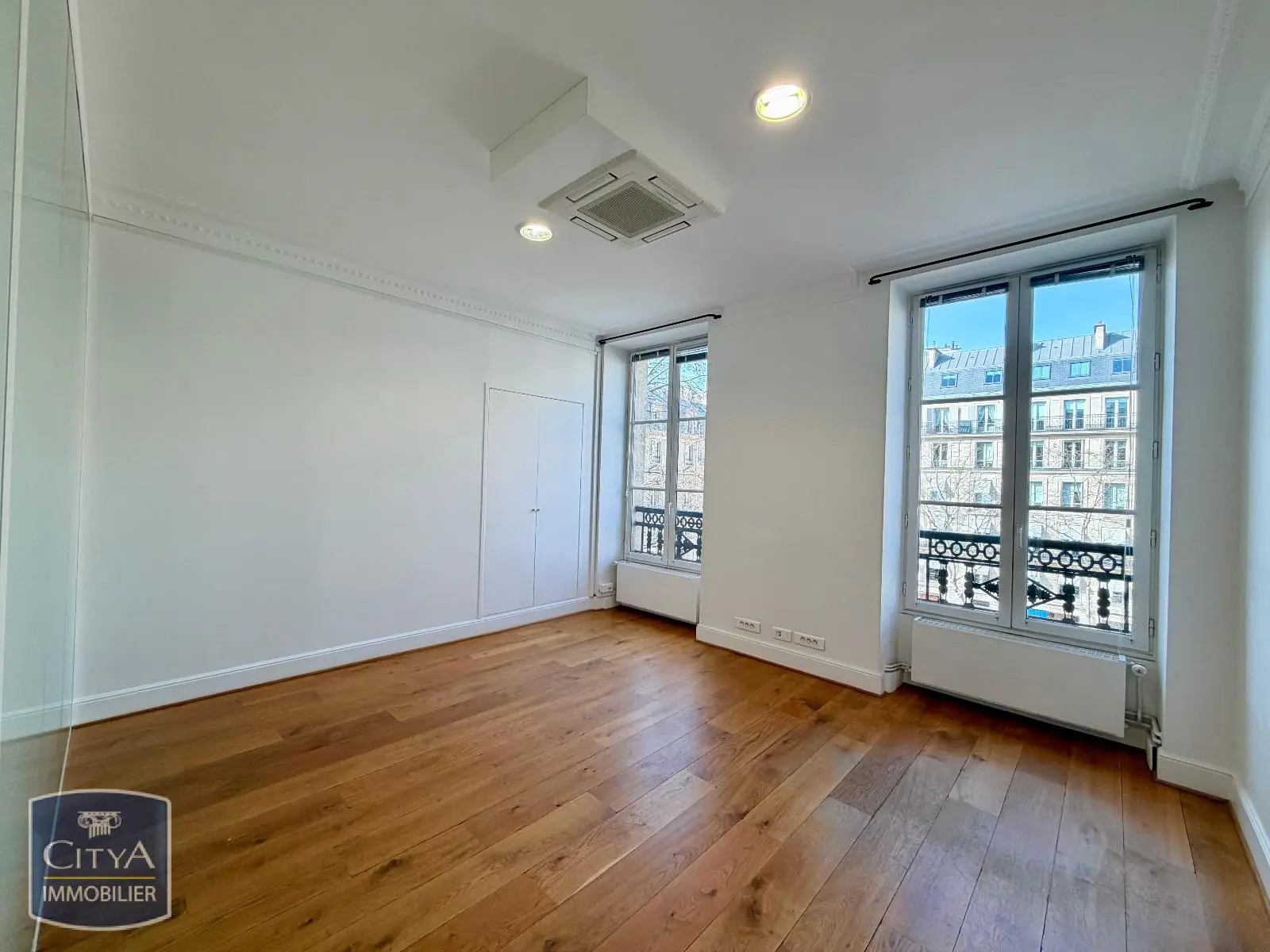 Photo 13 Local Professionnel 264m²