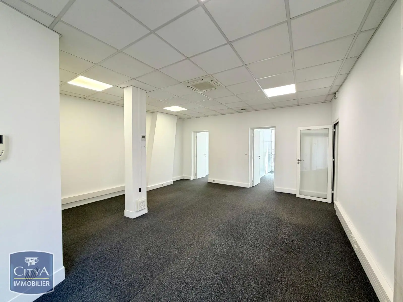 Photo 3 Local Professionnel 264m²