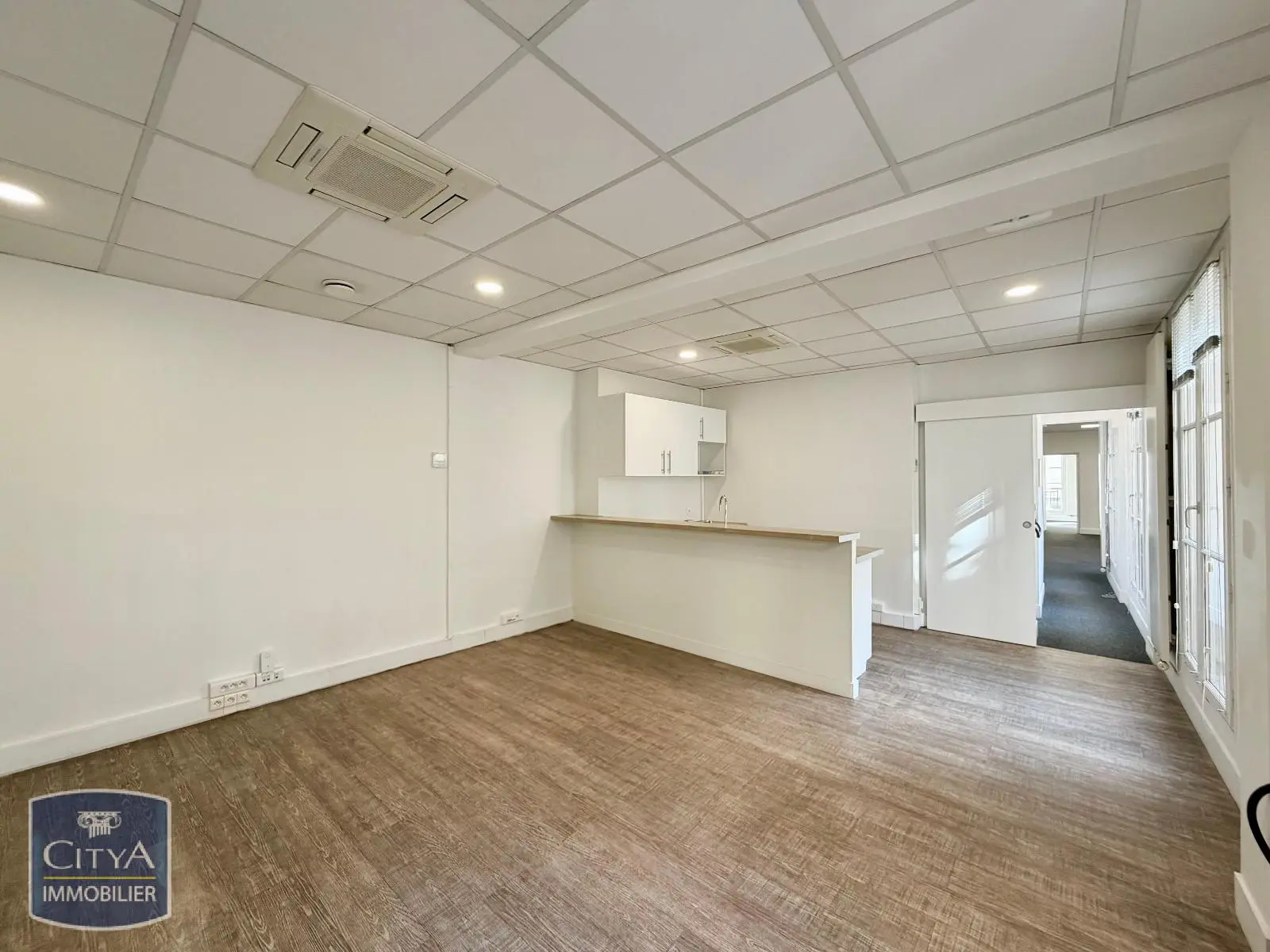 Photo 7 Local Professionnel 264m²