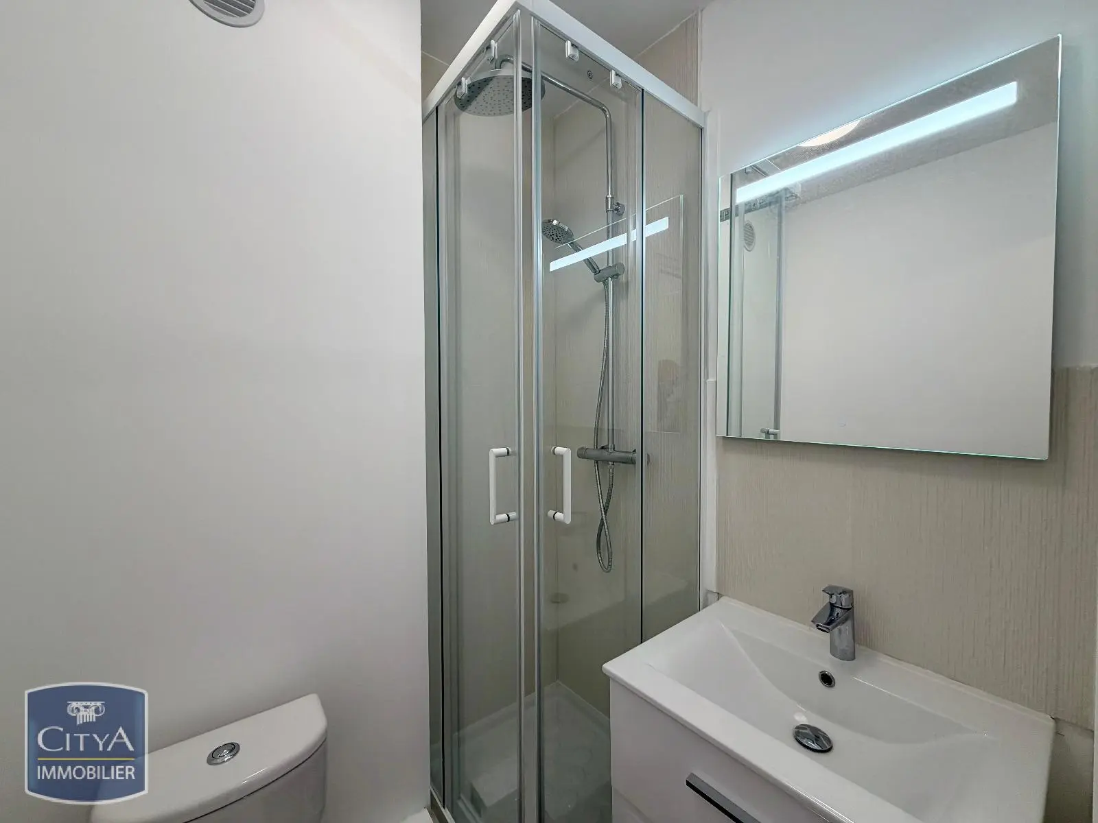 Neuilly-sur-Seine (92200) Appartement 1 pièce 12.66m² photo 2