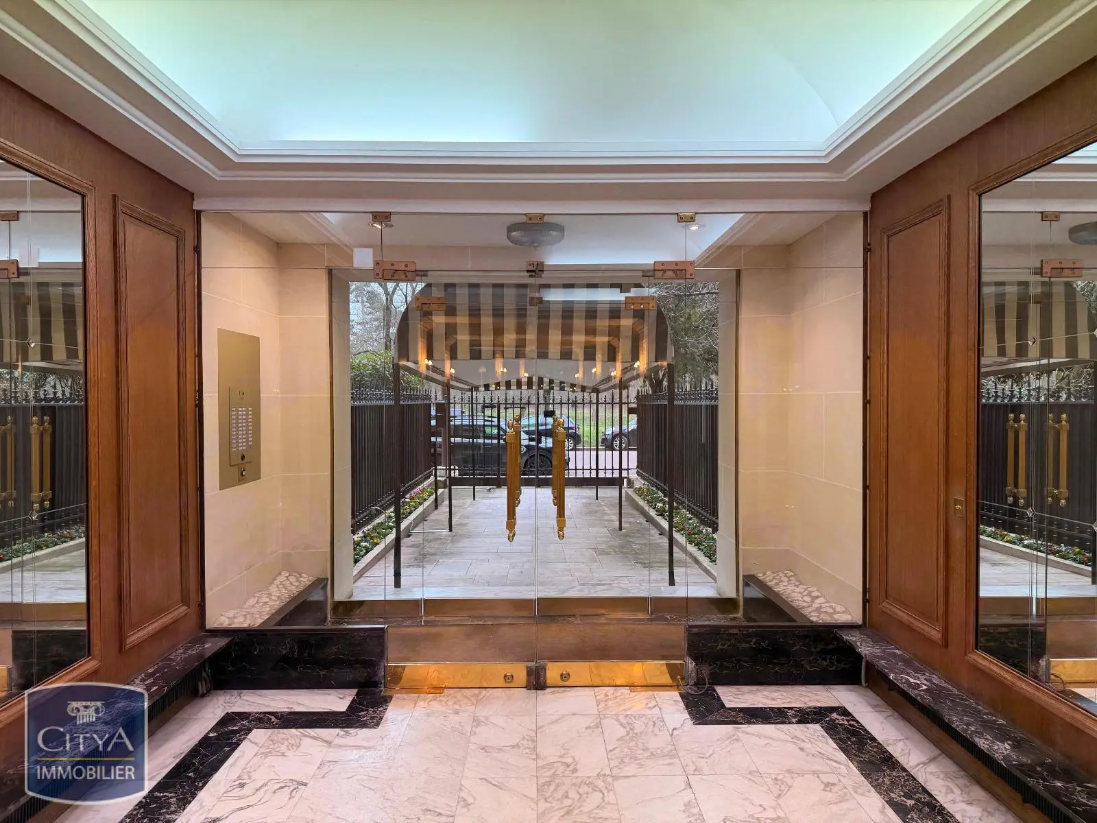 Photo 1 Appartement 2 pièces 95.9m²