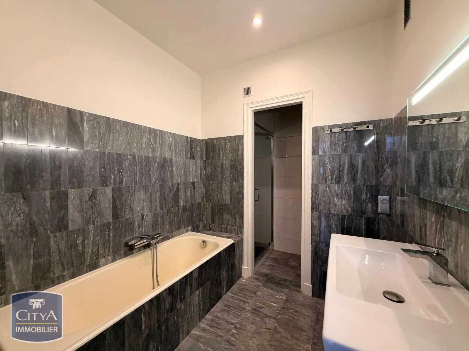 Photo 9 Appartement 2 pièces 95.9m²