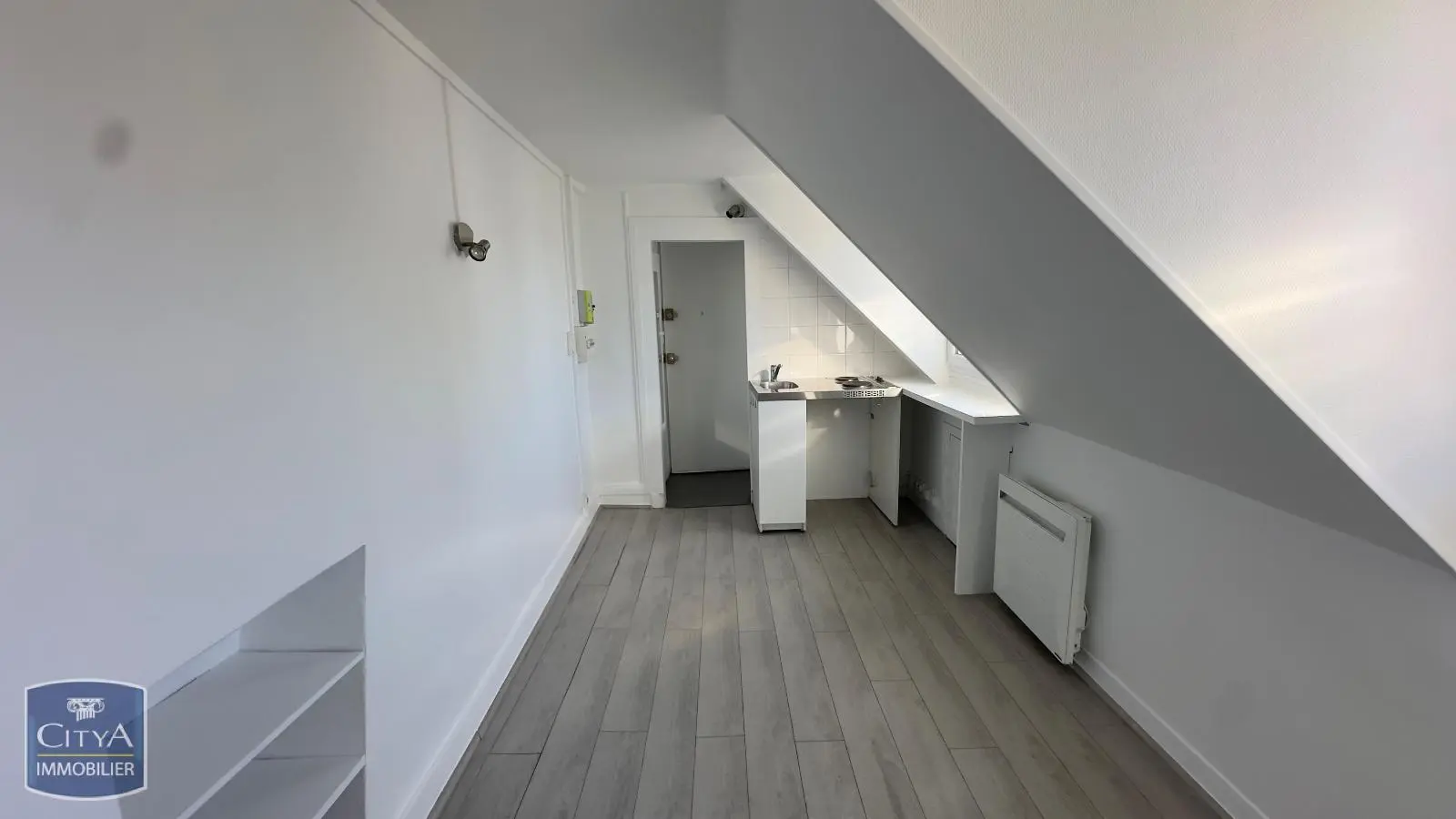 Photo 2 Appartement 1 pièce 11.46m²