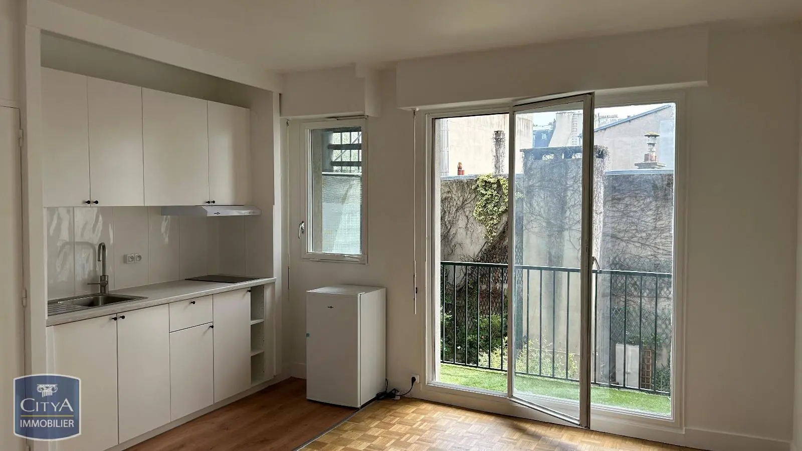 Photo 1 Appartement 1 pièce 24.36m²