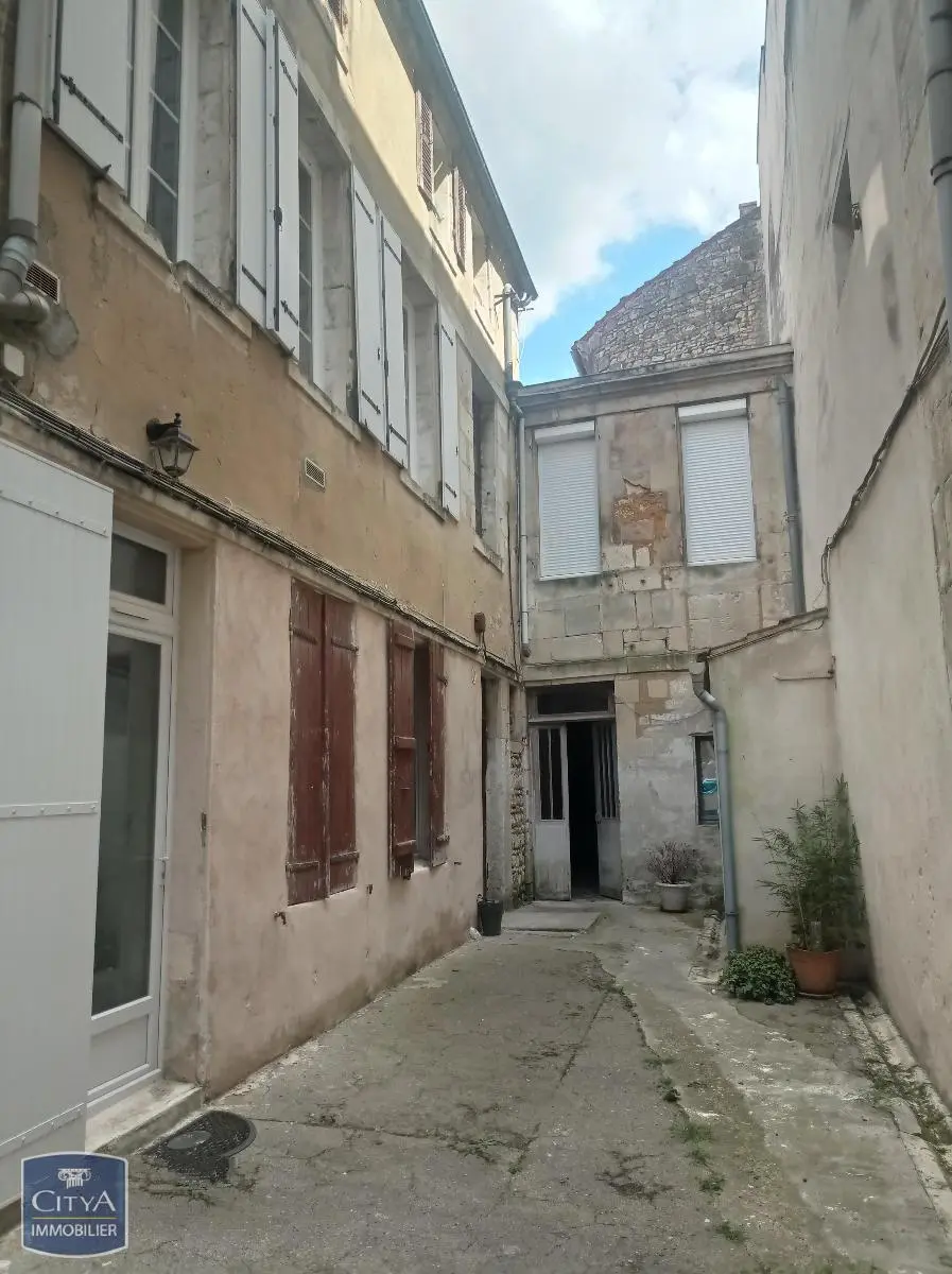 Photo 2 Appartement 1 pièce 27m²