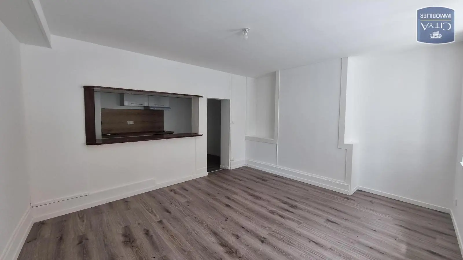 Photo 3 Appartement 1 pièce 31.58m²